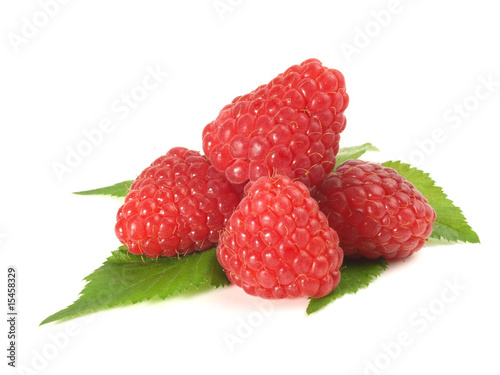 Himbeeren mit Blatt