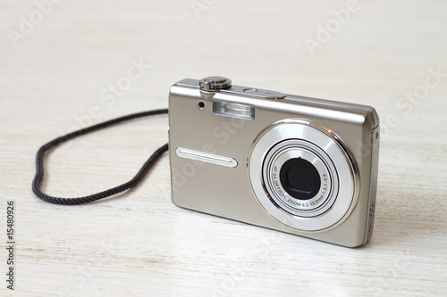 Digital compact camera