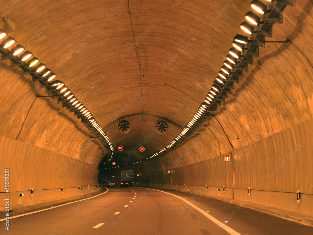 Interior del tunel - obrazy, fototapety, plakaty 