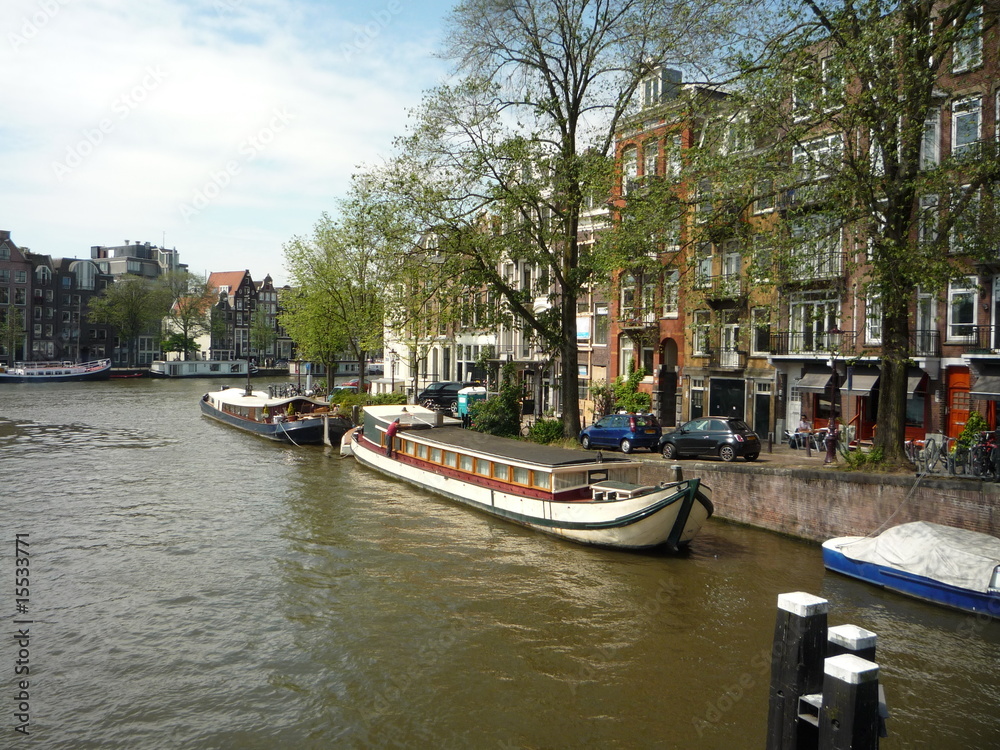 Amsterdam canale e chiatte