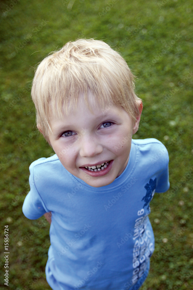 Kind im Garten Kind im Garten