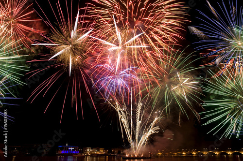 feu d'artifice à bordeaux