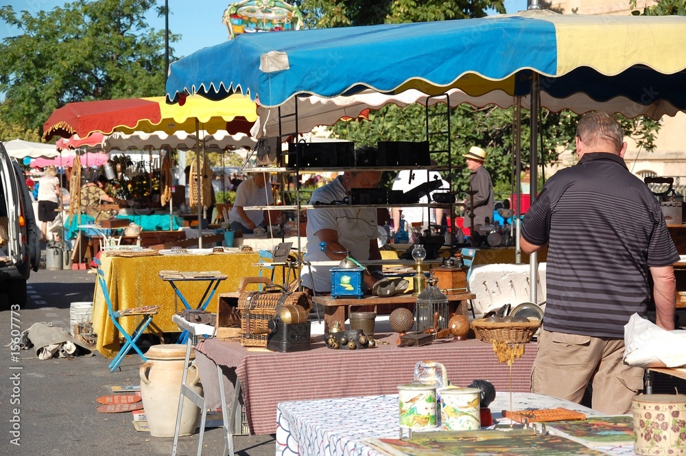 Obraz premium brocante,a l'isle sur la sorgue