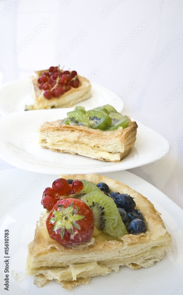 slices of cake with fruit