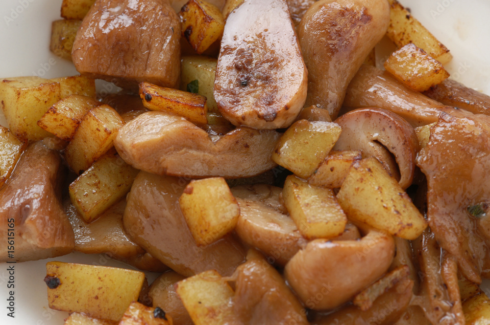 Patate e funghi porcini al rosmarino - Contorni Emilia R.