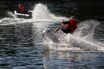 Acrylglasbilder Wasser Motorsport Wassermotorsport bei rasanter Fahrt  © Dmitry Nikolaev