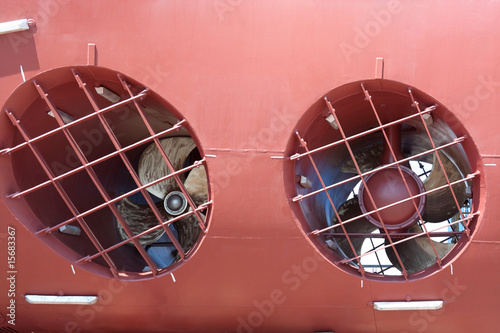 ship bow thrusters