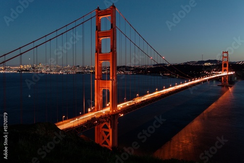 Fototapeta Naklejka Na Ścianę i Meble -  Golden Gate Bridge bei Nacht