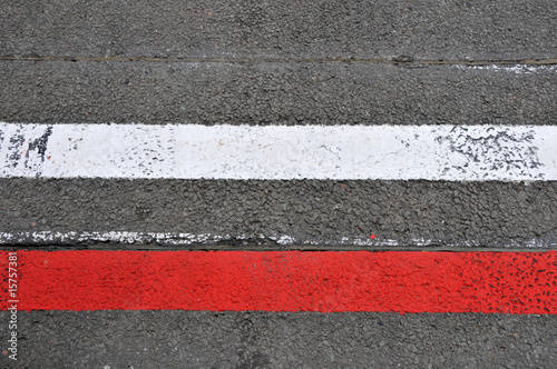 Formel 1 - Markierungen für Start / Ziel auf der Rennstrecke