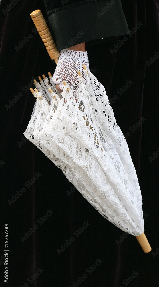 gant et ombrelle en dentelle blanche bretonne