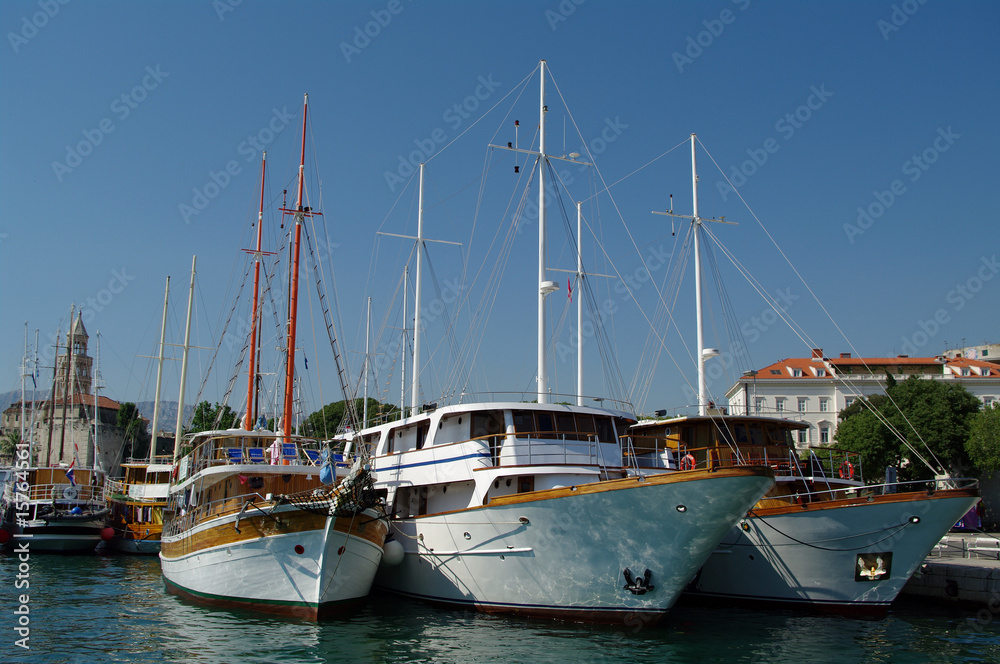 Touristic sailing boats