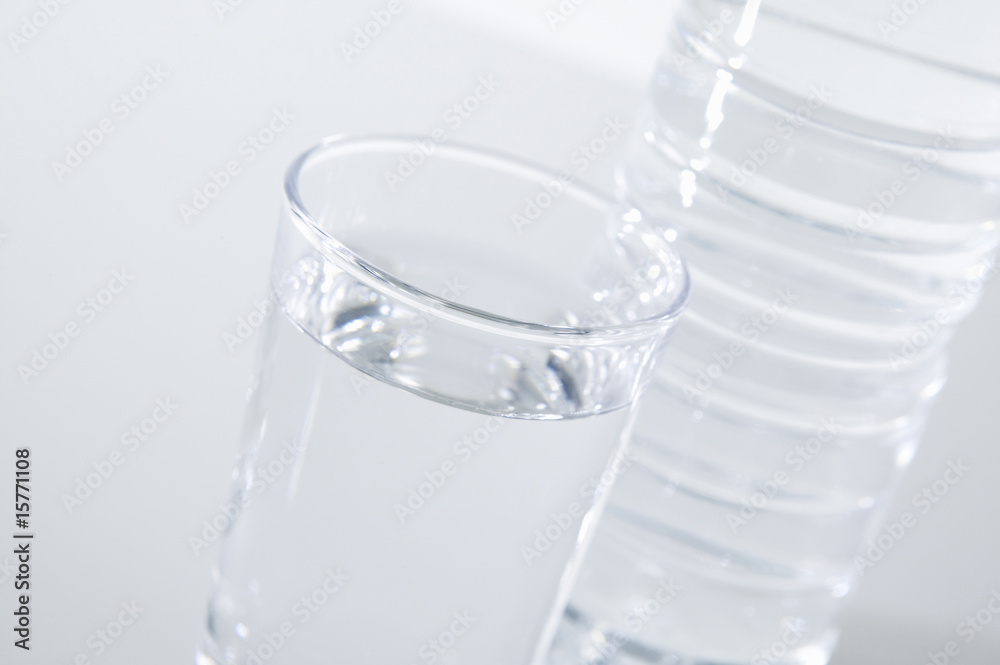 水 水
