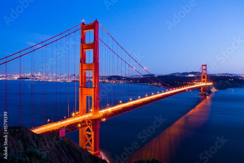 Fototapeta Naklejka Na Ścianę i Meble -  Golden Gate Bridge at night