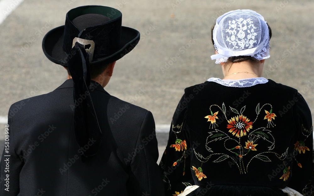 chapeau et coiffe de costume traditionnel breton et bretonne Stock Photo |  Adobe Stock