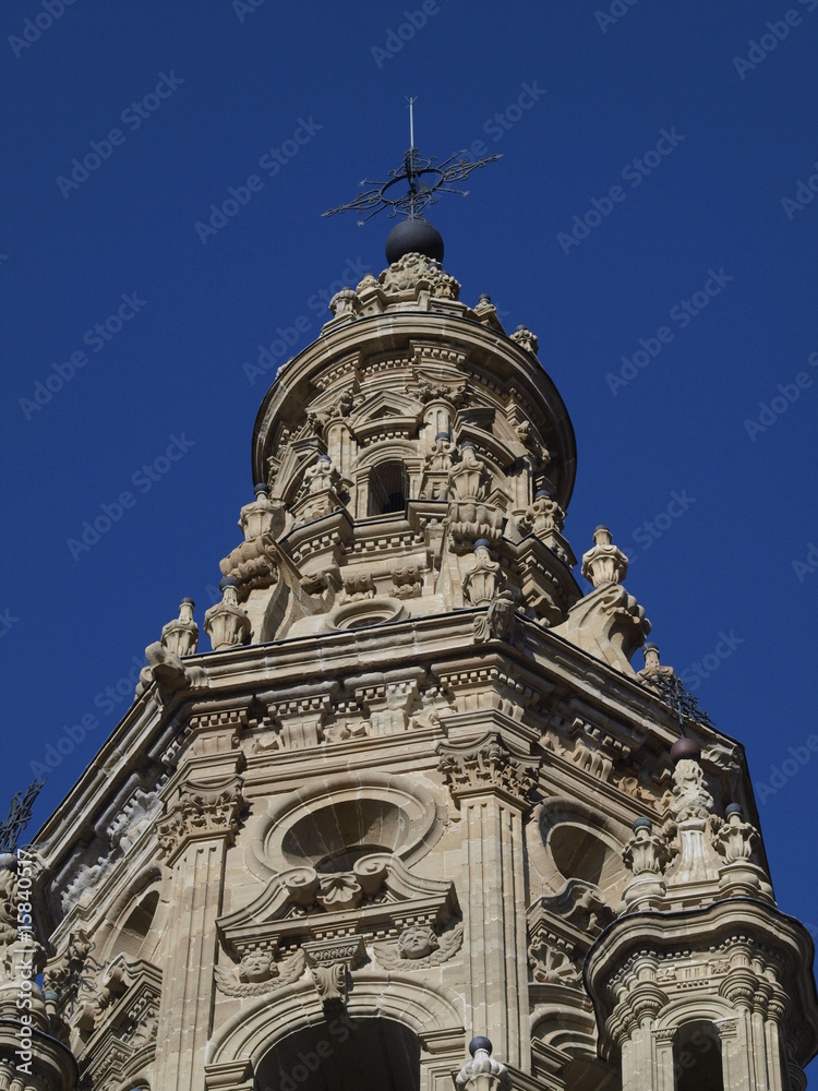 Torre barroca en la catedral de Santo Domingo de la Calzada