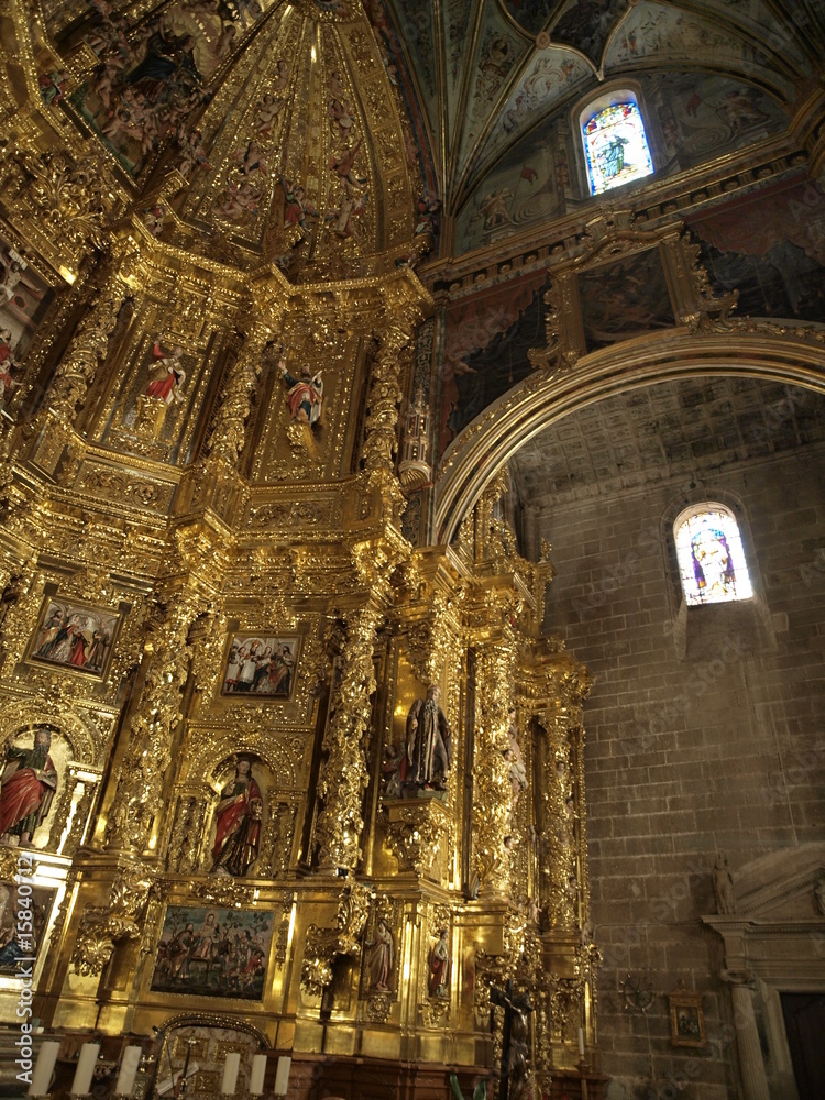 Altar barroco en iglesia de La Rioja
