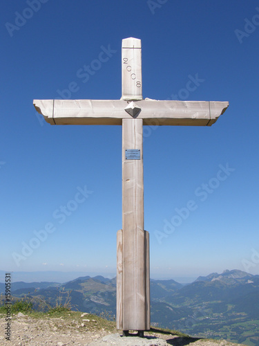 Croix au sommet de la montagne du Môle