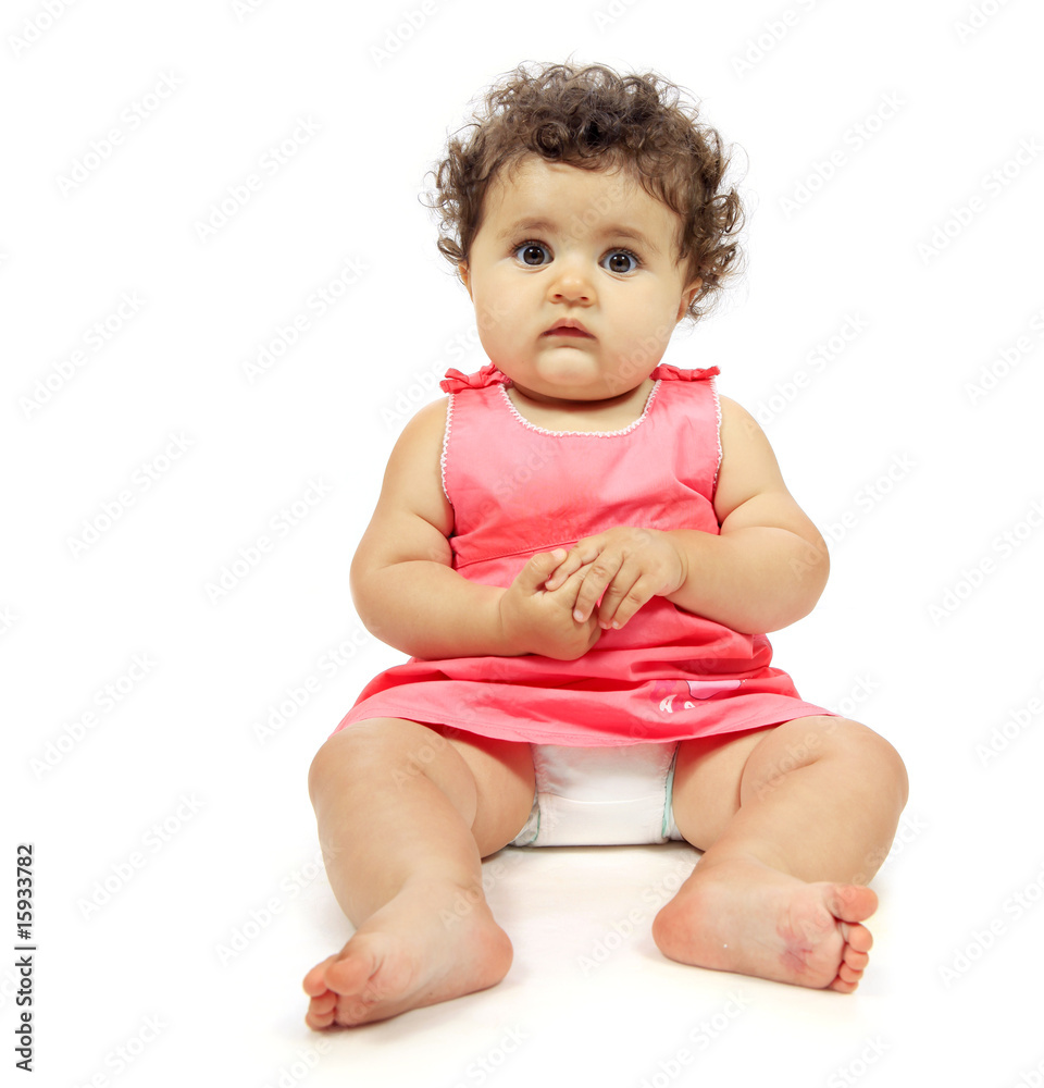 Fillette assise Fillette assise