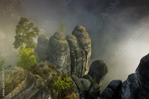 Felsgruppe im Nebel photo