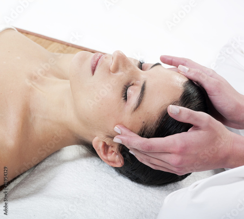 massage facial photo