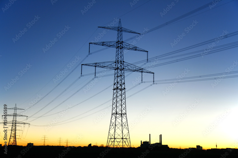 Fototapeta premium maste-leitungen-kraftwerk