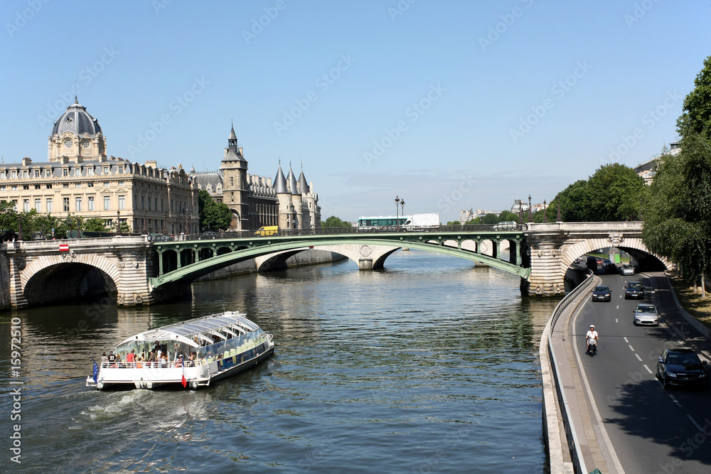 Paris, bridge over the Seine