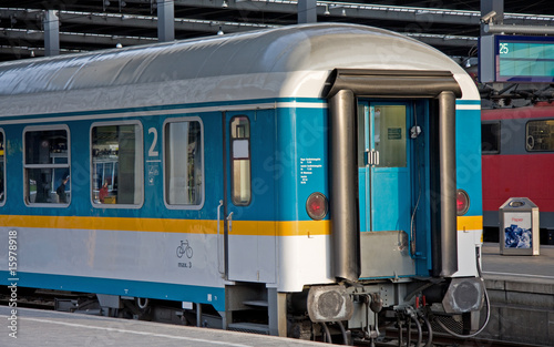 Zug im Bahnhof