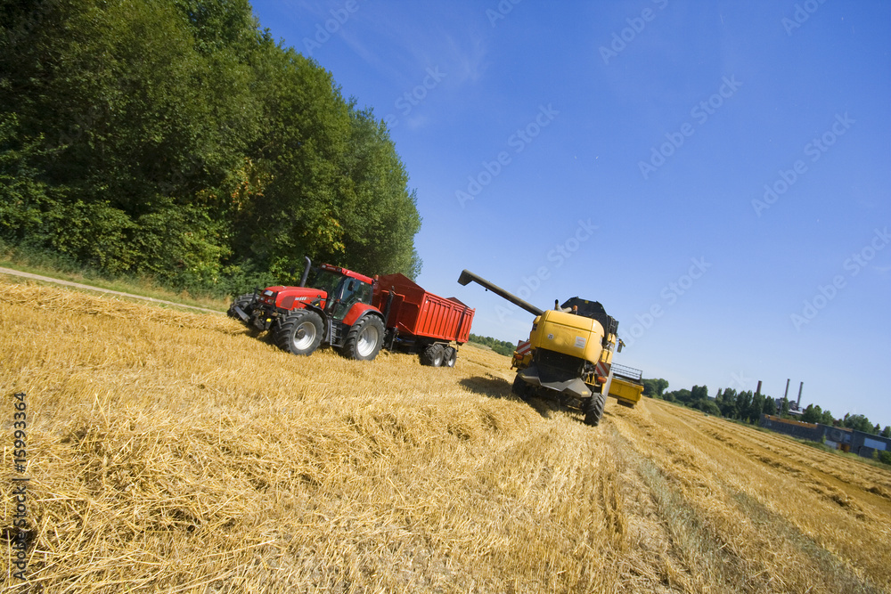 Traktor Mähdrescher landwirtschaft Stock Photo | Adobe Stock