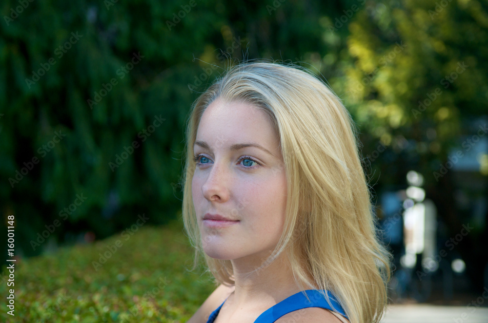 Naklejka premium Blond Girl in nature