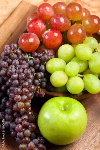 Fototapeta Naklejka Na Ścianę i Meble -  Grapes and Apple