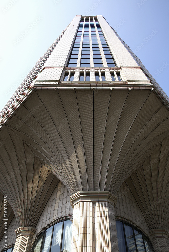 Fototapeta premium 美しい外壁のビル