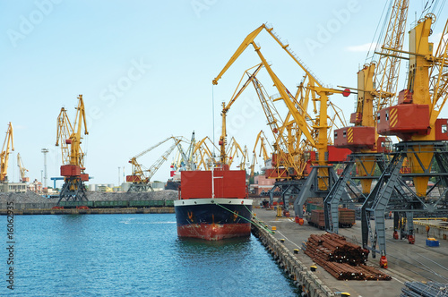 Freight port