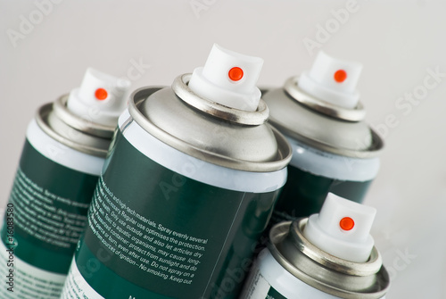 Foto Aluminum spray cans with nozzles