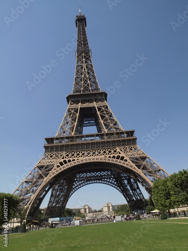 Tour Eiffel con el Trocadero al fondo en Paris