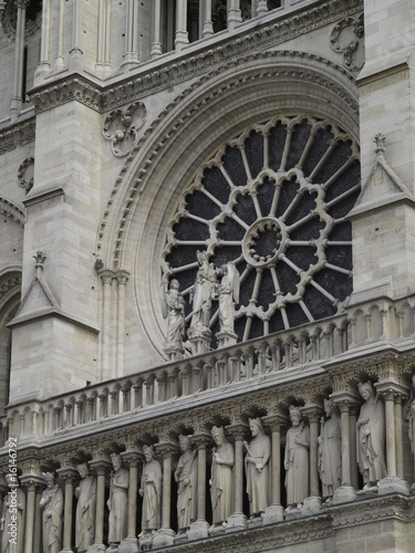 Roseton en el portico de Notre Dame de Paris