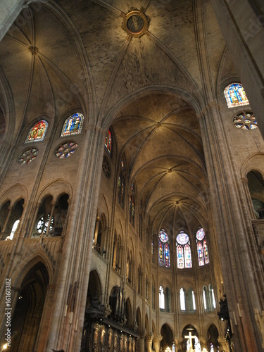 Abside y crucero en la catedral de Notre Dame en Paris
