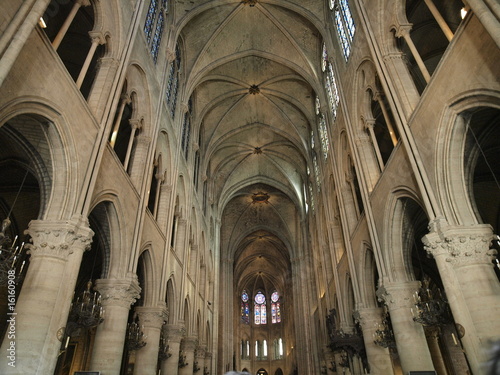 Nave central de la catedral de Notre Dame de Paris
