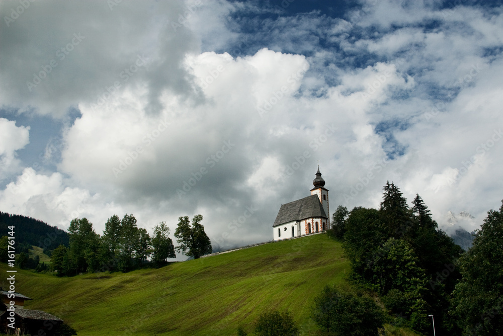 Kirche in Dienten, Österreich