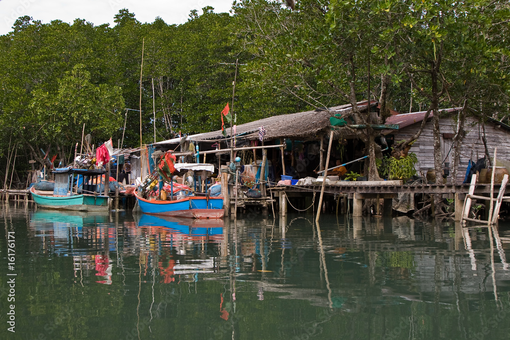 Fisch wird im Fischerdorf getrocknet, Mangrovensümpfe, Koh Chang