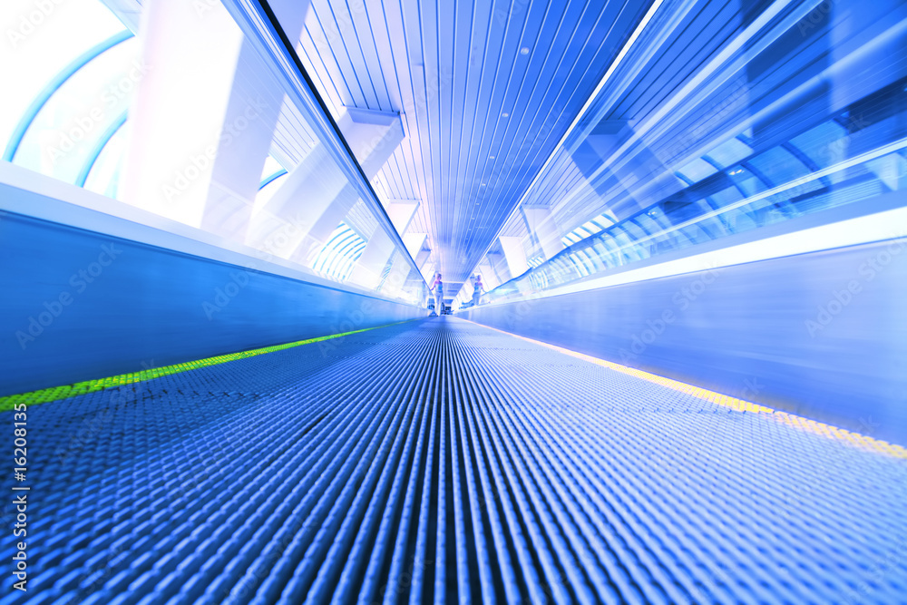 Obraz premium moving escalator