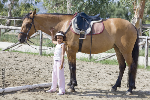 bambina a cavallo