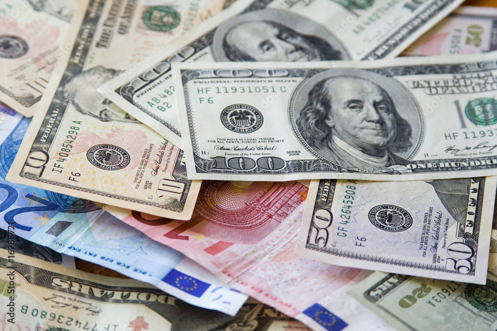 Dollar vs Euro Dollar vs Euro