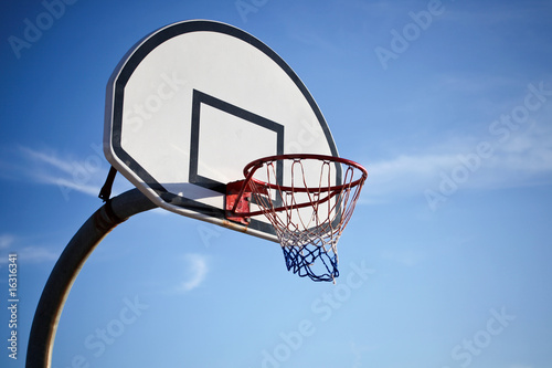 Basketball hoop © Hakan