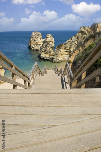 Escalera hacia la playa