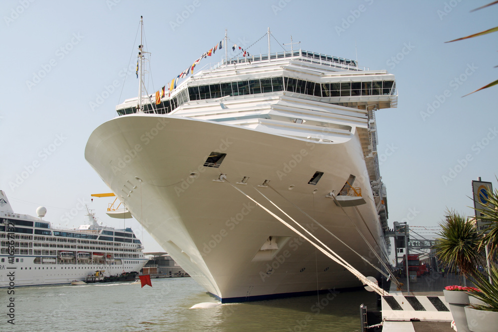 cruise cruise