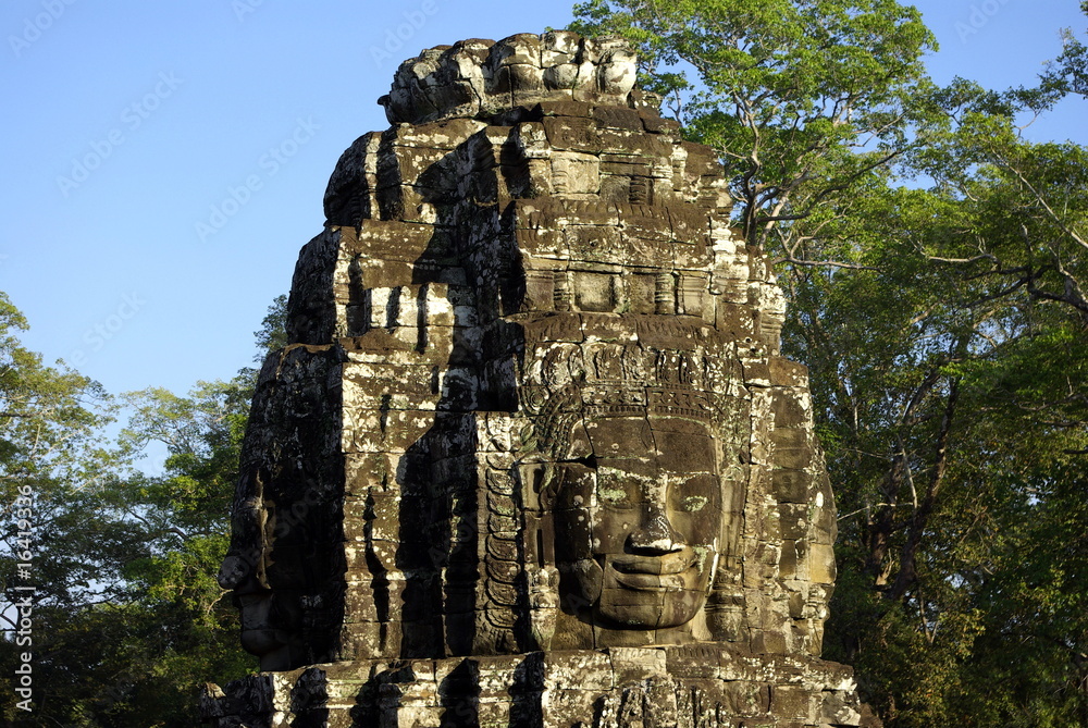 Détails d'une tour à visages du temple Bayon à Angkor