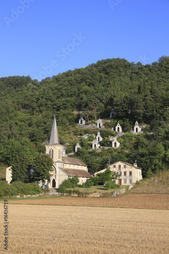 église et cimetière photo