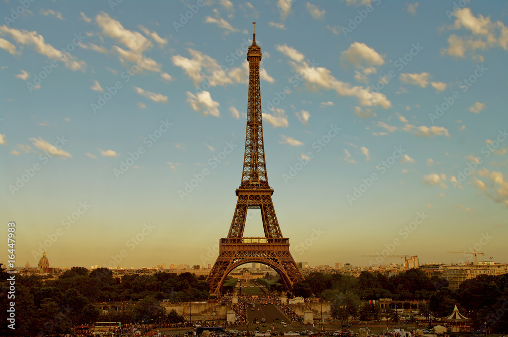 Eiffel Tower at early sunrise - Paris