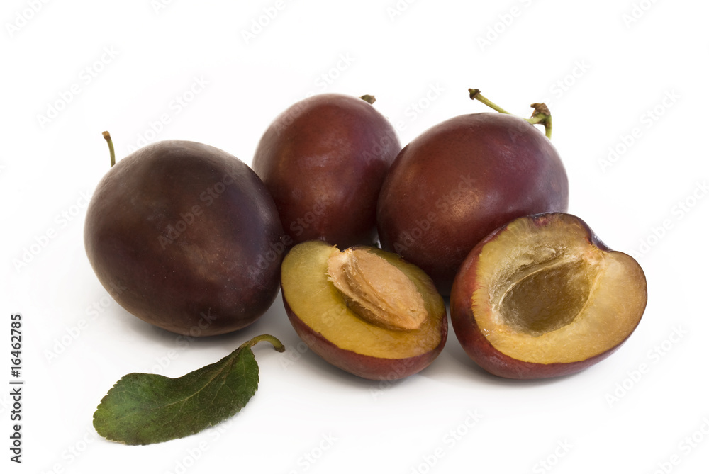 Fototapeta premium Plum fruit with halves
