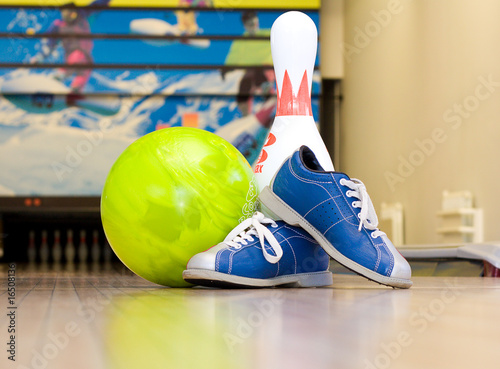 Pins, balls and shoes